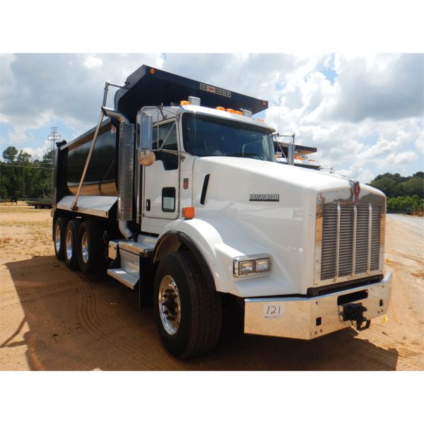 2020 KENWORTH T800 Dump Truck