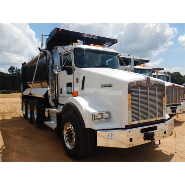2020 KENWORTH T800 Dump Truck