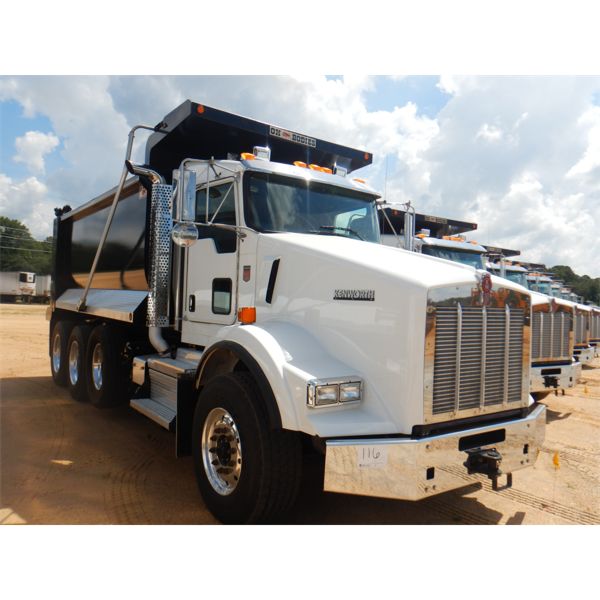 2020 KENWORTH T800 Dump Truck