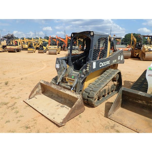 2017 JOHN DEERE 323E Skid Steer Loader - Crawler