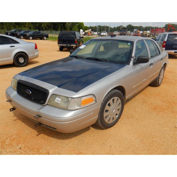 2010 FORD CROWN VICTORIA Automobile