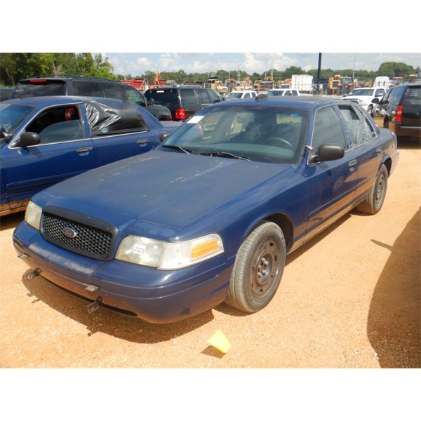 2005 FORD CROWN VICTORIA Automobile