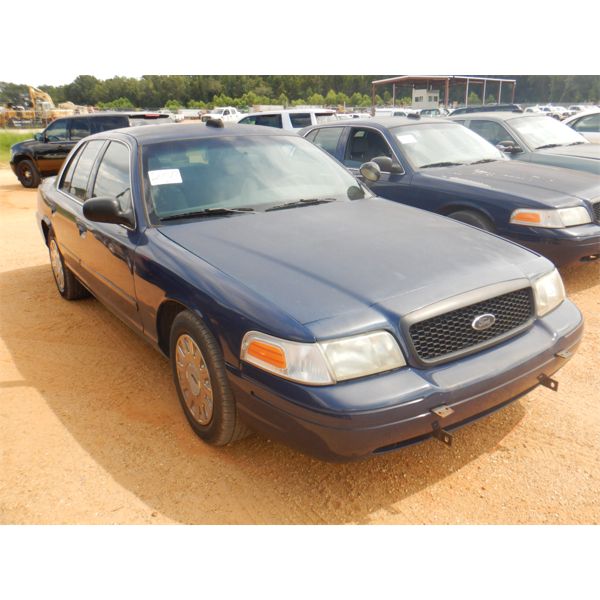 2005 FORD CROWN VICTORIA Automobile