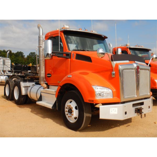 2018 KENWORTH T880 Day Cab Truck