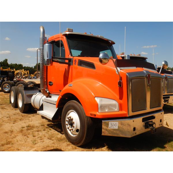 2018 KENWORTH T880 Day Cab Truck