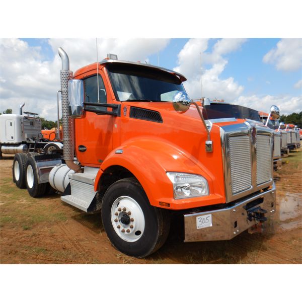 2018 KENWORTH T880 Day Cab Truck