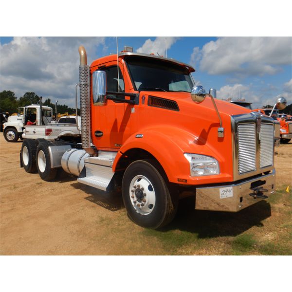 2018 KENWORTH T880 Day Cab Truck