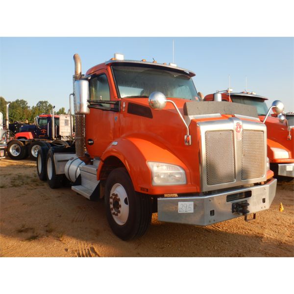 2018 KENWORTH T880 Day Cab Truck