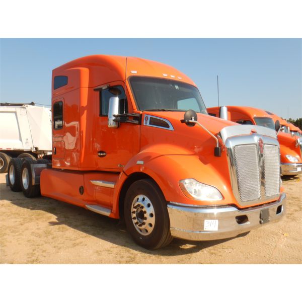 2018 KENWORTH T680 Sleeper Truck