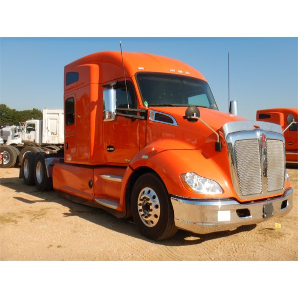 2018 KENWORTH T680 Sleeper Truck