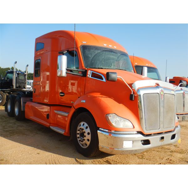 2018 KENWORTH T680 Sleeper Truck