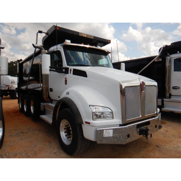 2022 KENWORTH T880 Dump Truck