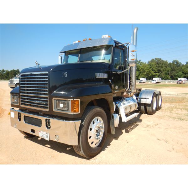 2020 MACK PI64T Day Cab Truck