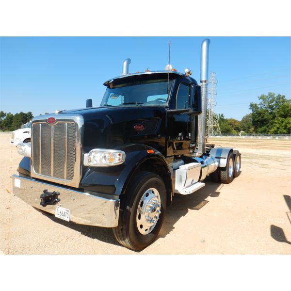 2022 PETERBILT 567 Day Cab Truck