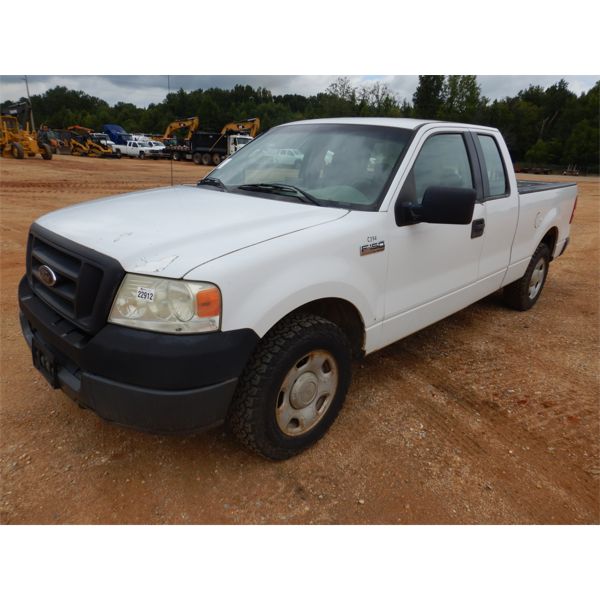 2005 FORD F150 XL Pickup Truck