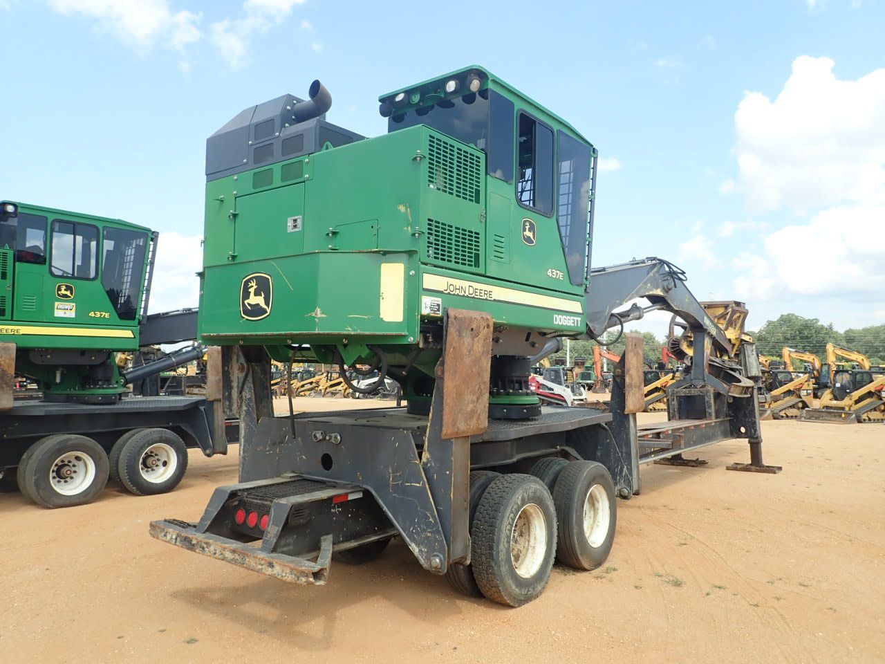 2016 JOHN DEERE 437E Log Loader - J.M. Wood Auction Company, Inc.