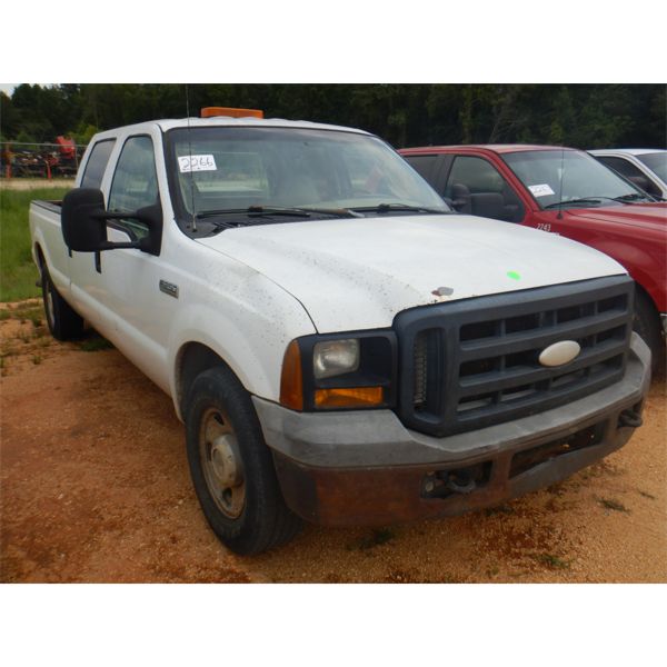 2006 FORD F250 XL Pickup Truck