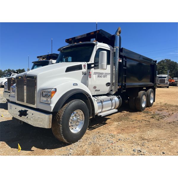 2022 KENWORTH T880S Dump Truck