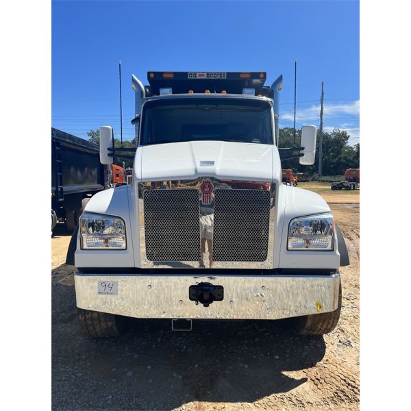 ゆきち様　ホワイトs 2022 KENWORTH T880S Dump Truck - J.M. Wood Auction Company, Inc.