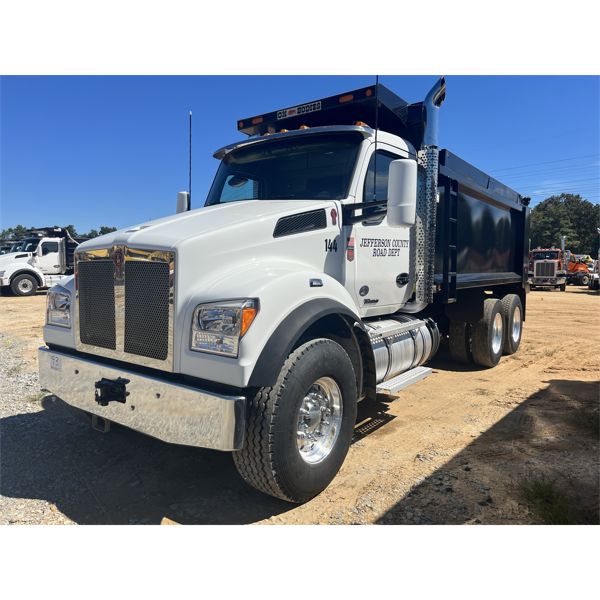 2022 KENWORTH T880S Dump Truck