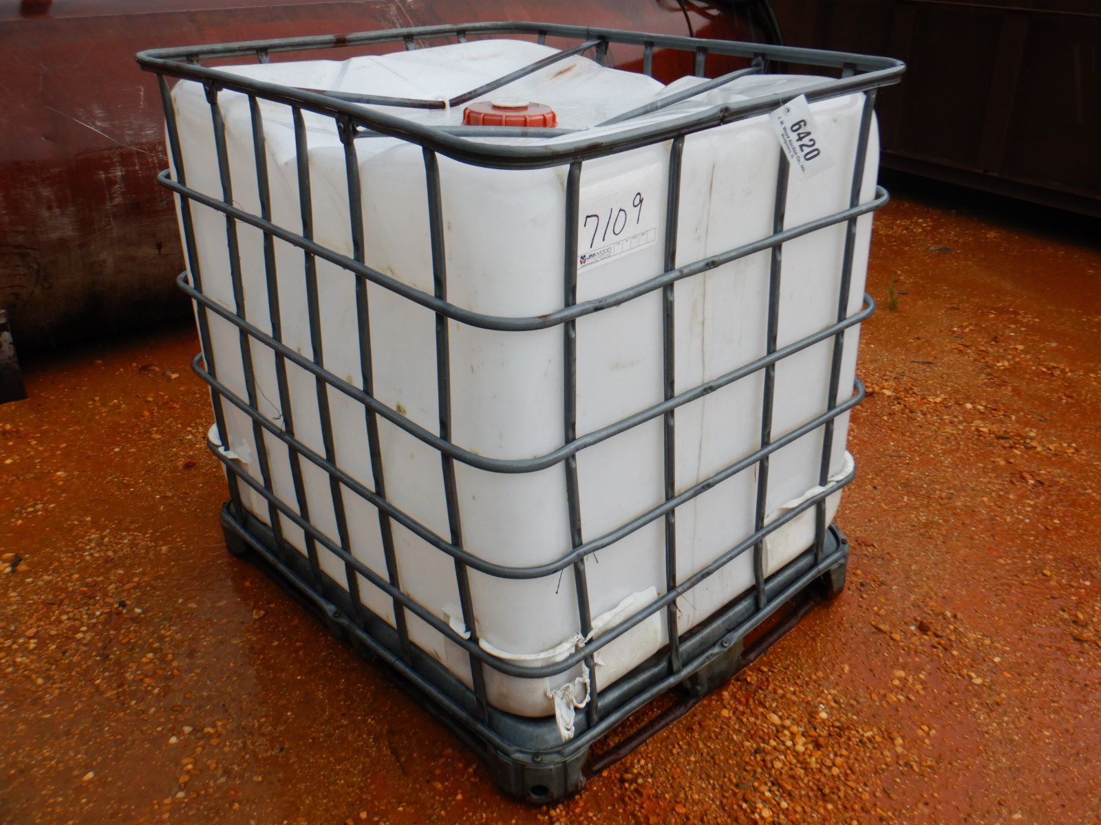 250 GAL PLASTIC STORAGE TANK W/ CAGE Storage Tank