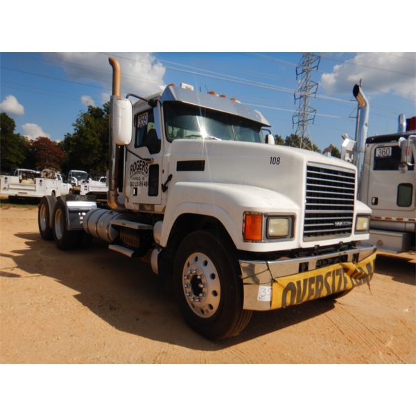 2008 MACK CHU613 Day Cab Truck