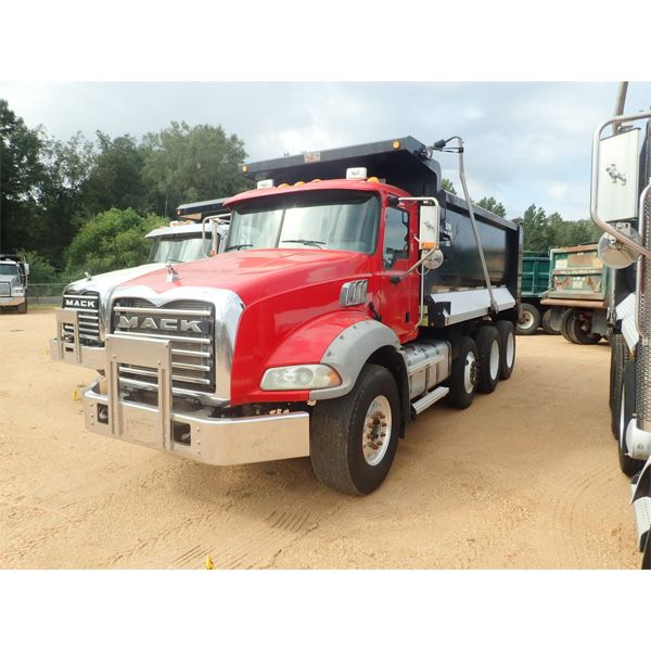 2014 MACK GU813 Dump Truck