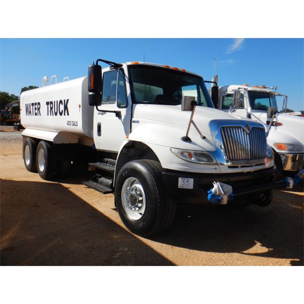 2011 INTERNATIONAL 4400 Water Truck
