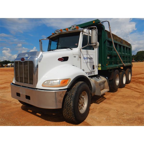 2013 PETERBILT 348 Dump Truck