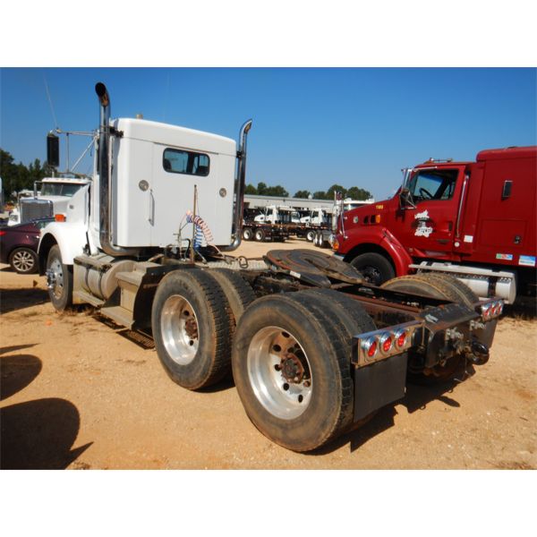 1995 KENWORTH T800 Day Cab Truck - J.M. Wood Auction Company, Inc.