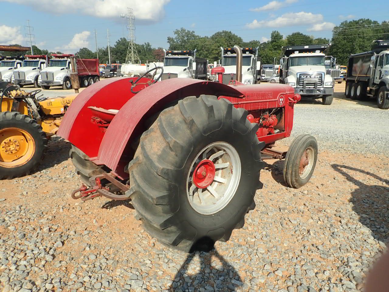 INTERNATIONAL HARVESTER WR9 Farm Tractor J.M. Wood Auction Company, Inc.