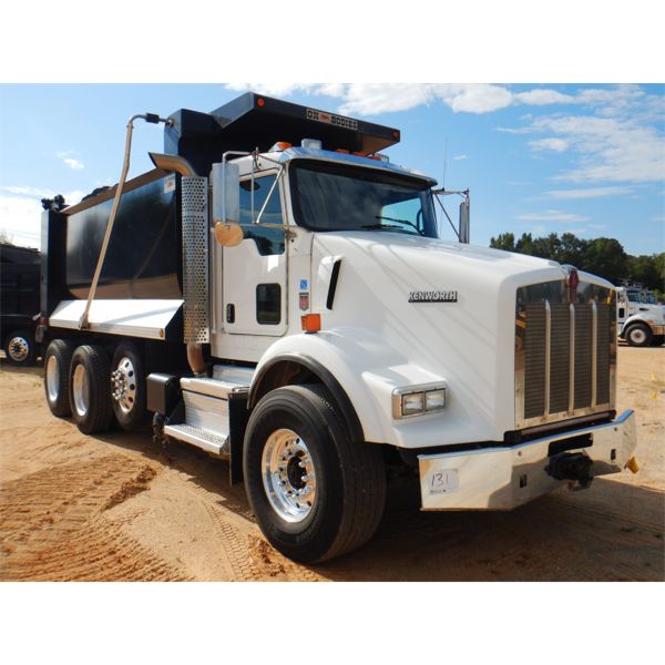 2020 KENWORTH T800 Dump Truck