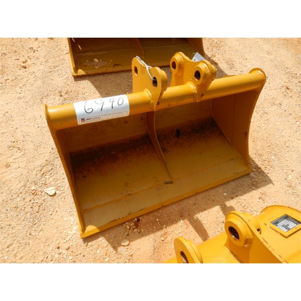 TERAN 36" CLEANOUT BUCKET