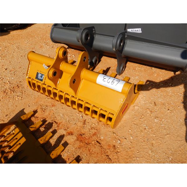 TERAN 36" SKELETON CLEANOUT BUCKET