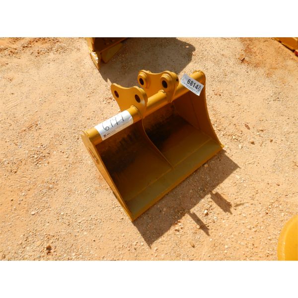 TERAN 30" CLEANOUT BUCKET
