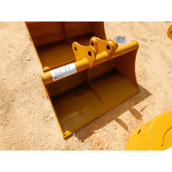 TERAN 36" CLEANOUT BUCKET