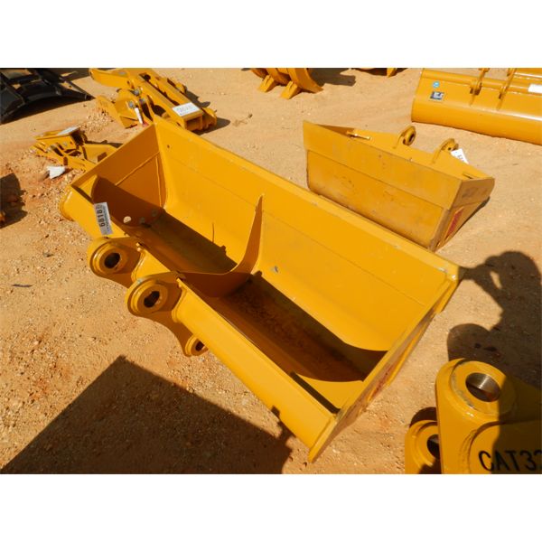 TERAN 68" CLEANOUT BUCKET