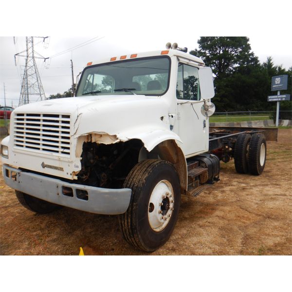 2000 INTERNATIONAL 4700 Cab and Chassis Truck