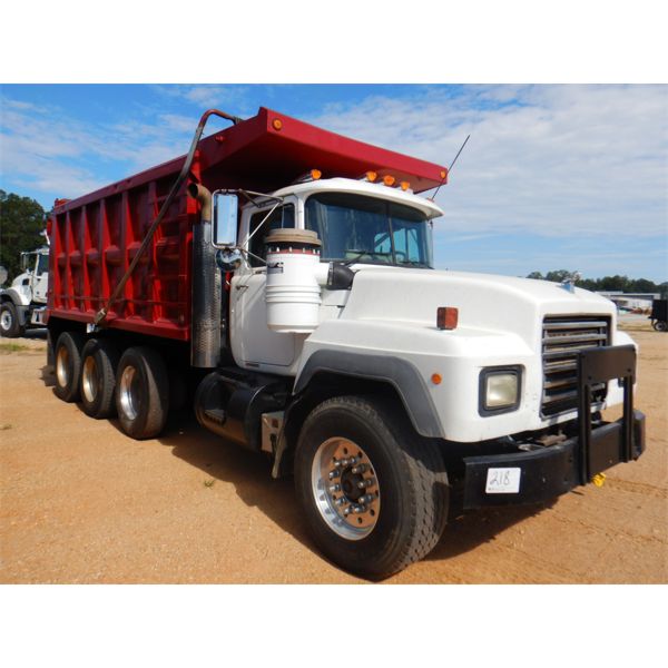 2000 MACK RD688S Dump Truck