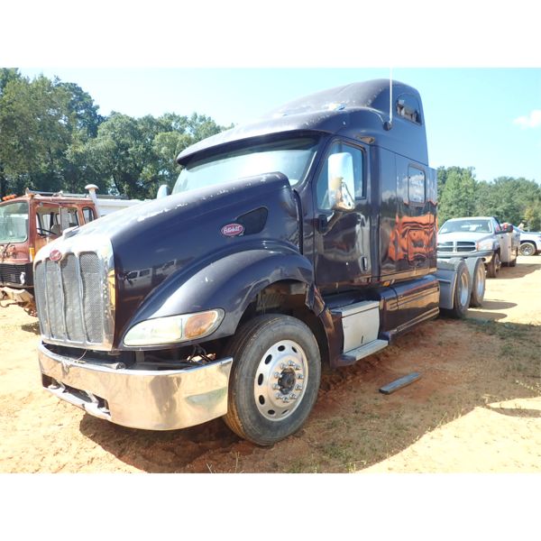 2009 PETERBILT 387 Sleeper Truck