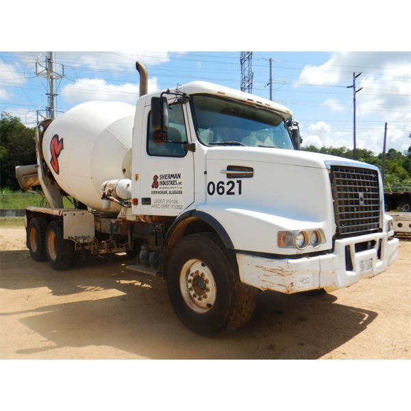 2006 VOLVO VHD Concrete Mixer / Pump Truck