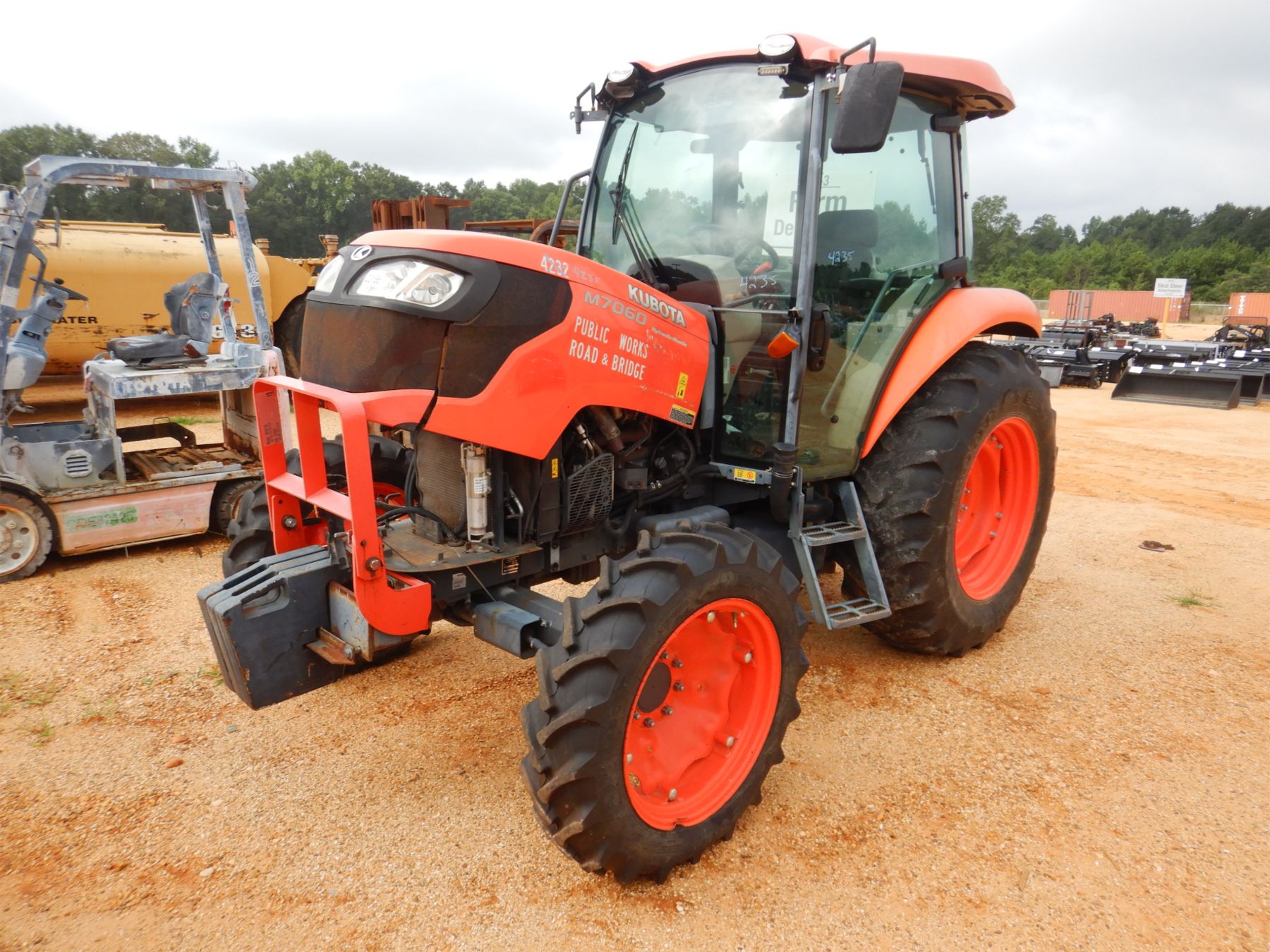 KUBOTA M7060D Farm Tractor J.M. Wood Auction Company, Inc.