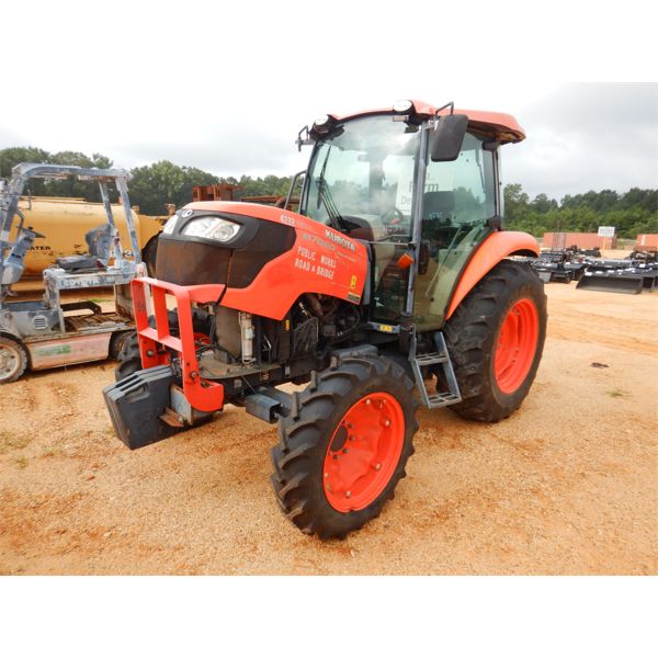 KUBOTA M7060D Farm Tractor