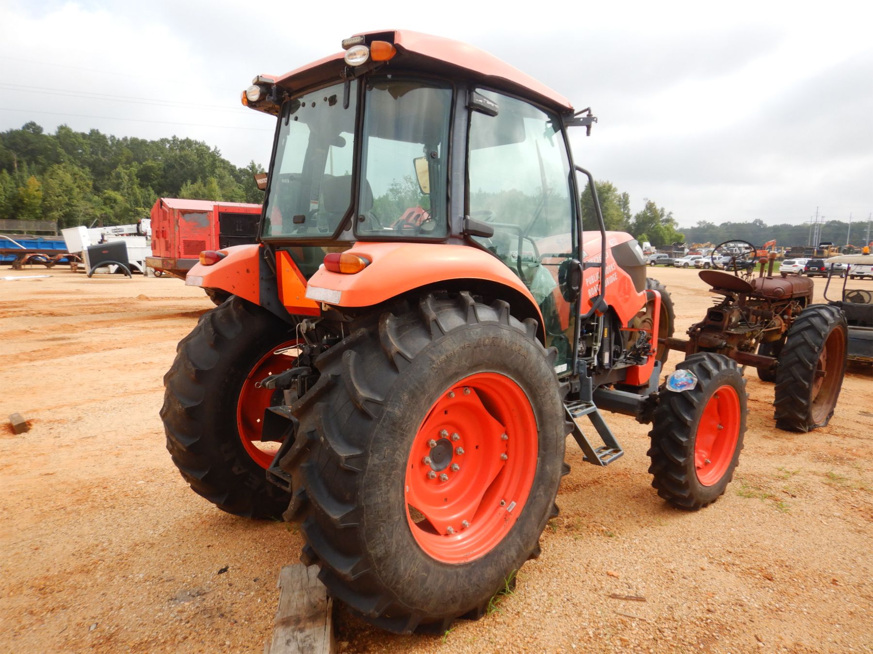 KUBOTA M7060D Farm Tractor J.M. Wood Auction Company, Inc.