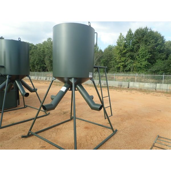 UNUSED OUTBACK CP GRAVITY FLOW PROTEIN FEEDER