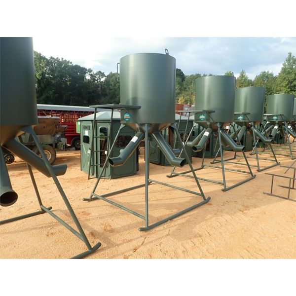 UNUSED OUTBACK CP GRAVITY FLOW PROTEIN FEEDER