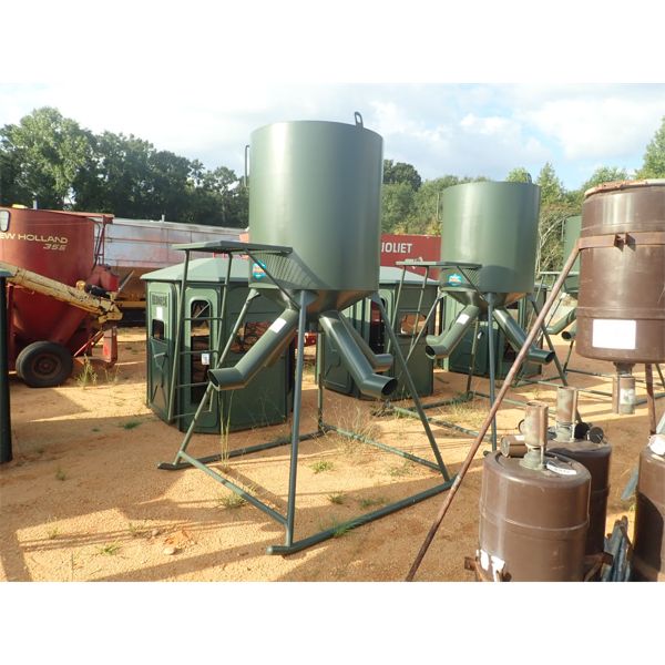 UNUSED OUTBACK CP GRAVITY FLOW PROTEIN FEEDER