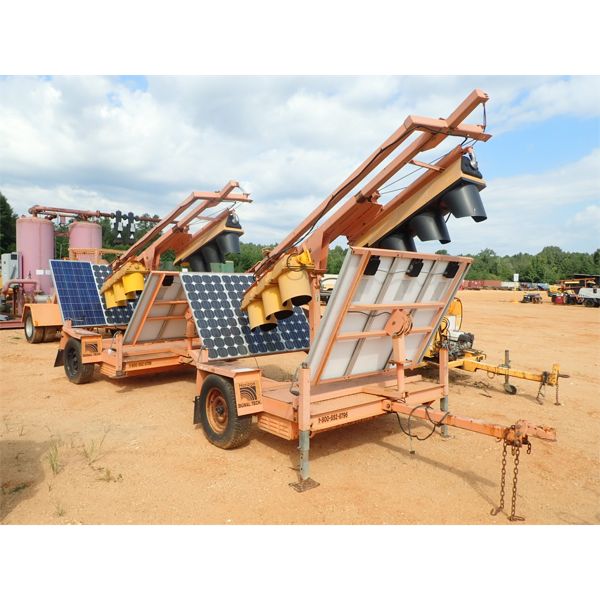 (2) HORIZON SIGNAL TECH SOLAR POWER TRAFFIC SIGNALS, TOWABLE (B2)