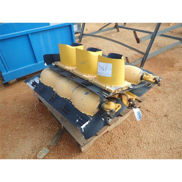 (3) TRAFFIC LIGHTS (B9)