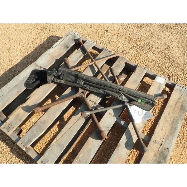 (1) PALLET LUG WRENCHES (A1)